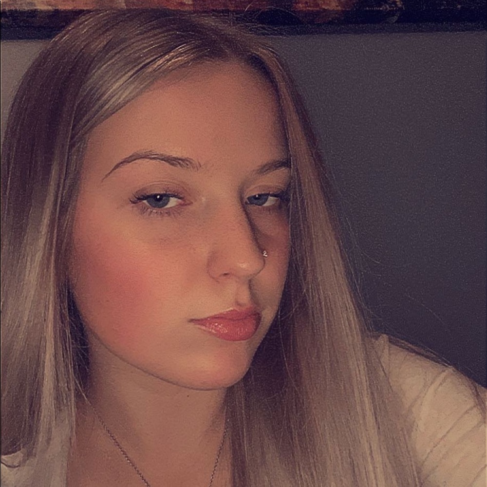 Meet your Posher, Maya